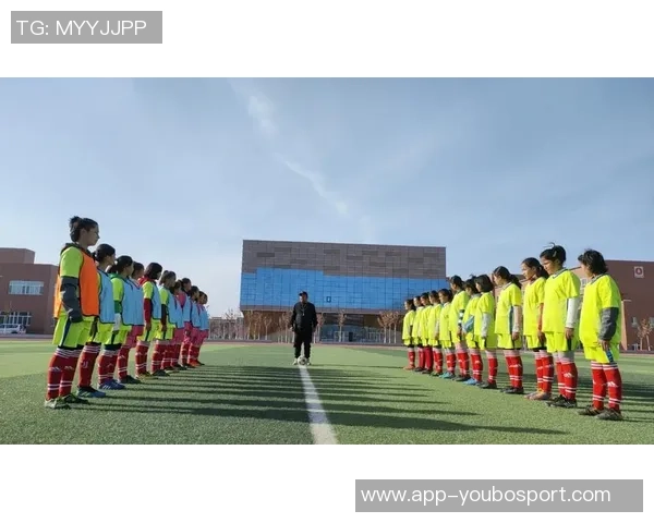 我们是足球歌曲的旋律与激情共同谱写的梦想之声 我们是足球歌曲的旋律与激情共同谱写的梦想之声